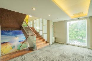 life hotel stasiun kota surabaya