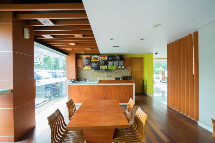 life hotel stasiun kota surabaya