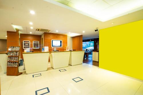 life hotel stasiun kota surabaya