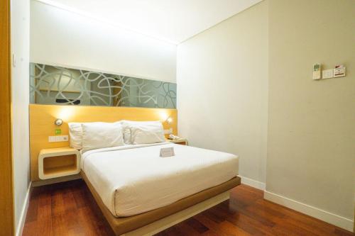 life hotel stasiun kota surabaya