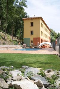 alberg roques blanques