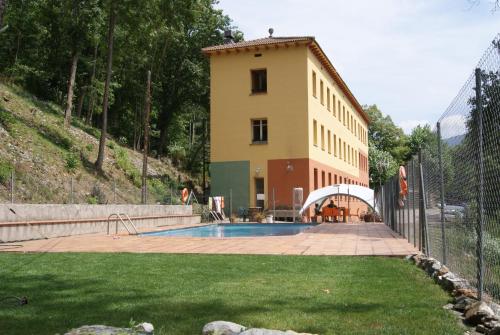 alberg roques blanques