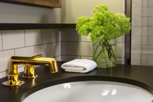 kimpton journeyman hotel by ihg