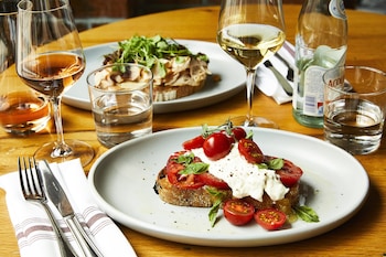 kimpton journeyman hotel by ihg