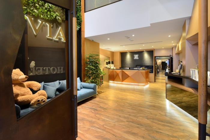 via hotel taipei station