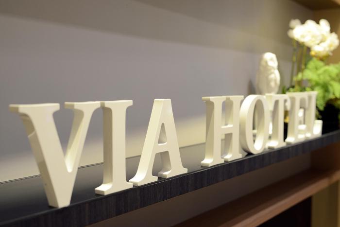 via hotel taipei station