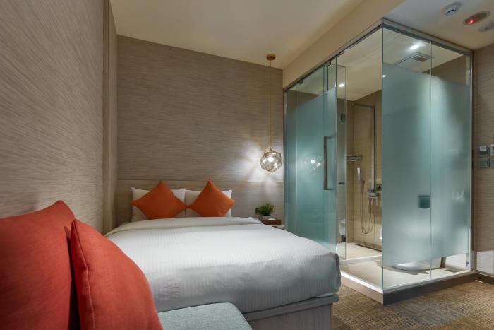 via hotel taipei station