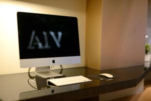 via hotel taipei station