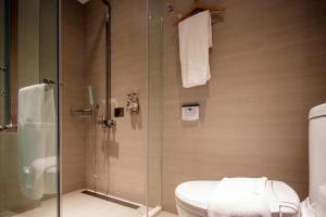 via hotel taipei station