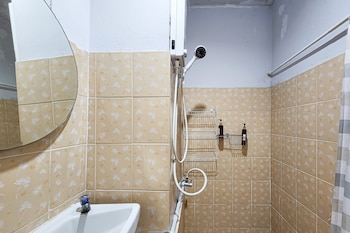 freesia saladaeng silom apartments