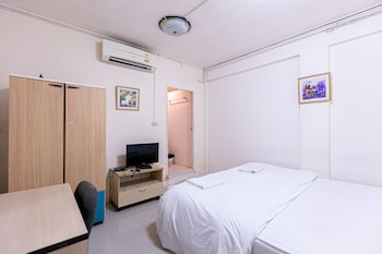 freesia saladaeng silom apartments