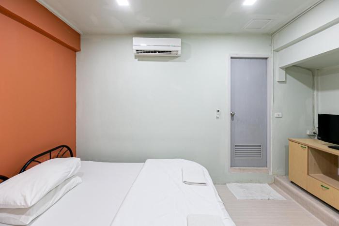 freesia saladaeng silom apartments