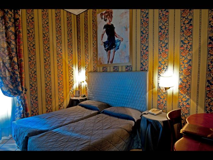hotel lirico