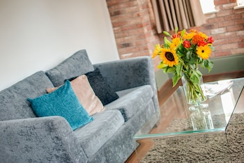 base serviced apartments sir thomas street