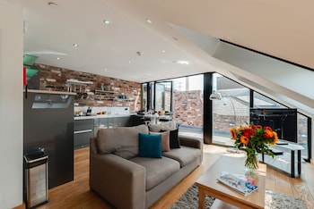 base serviced apartments sir thomas street