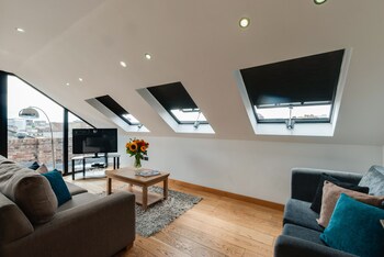 base serviced apartments sir thomas street