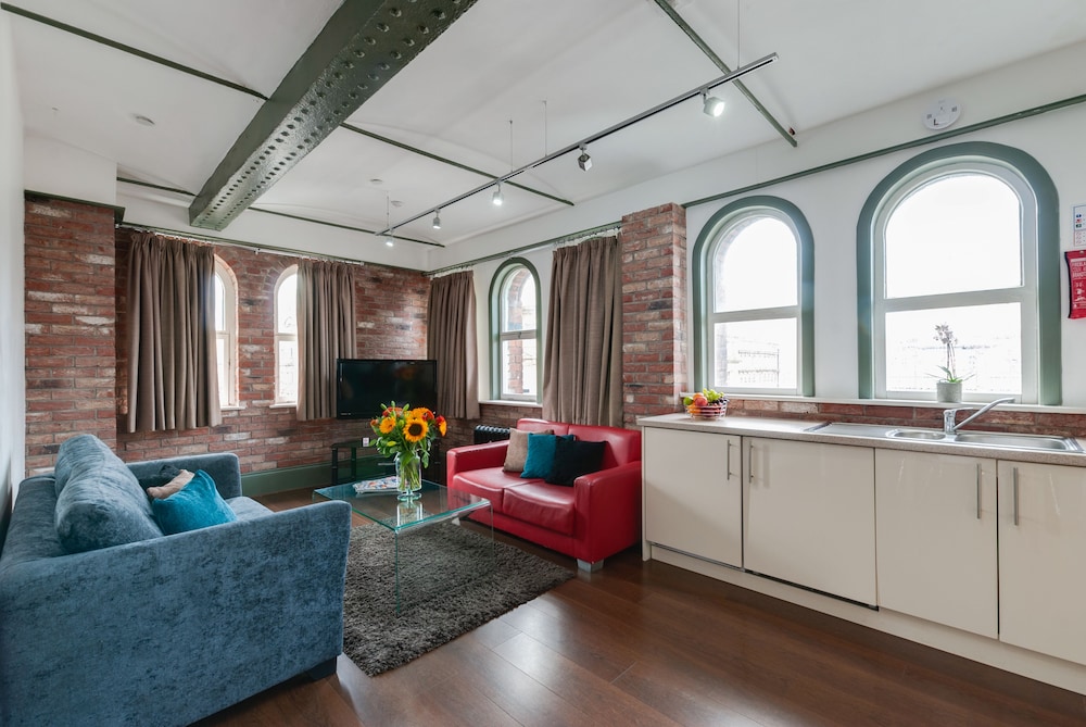 base serviced apartments sir thomas street