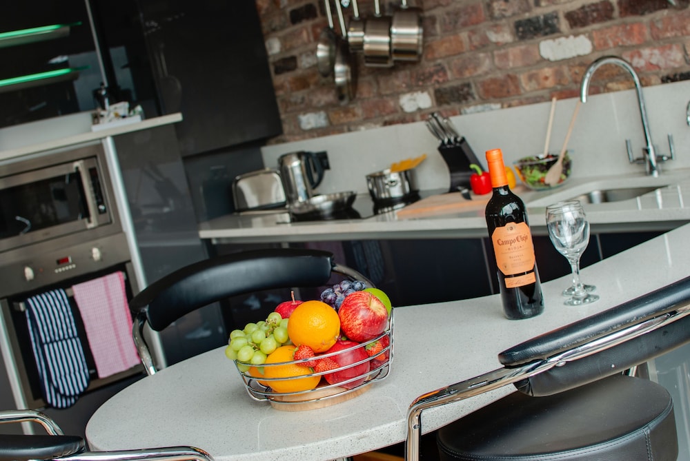 base serviced apartments sir thomas street