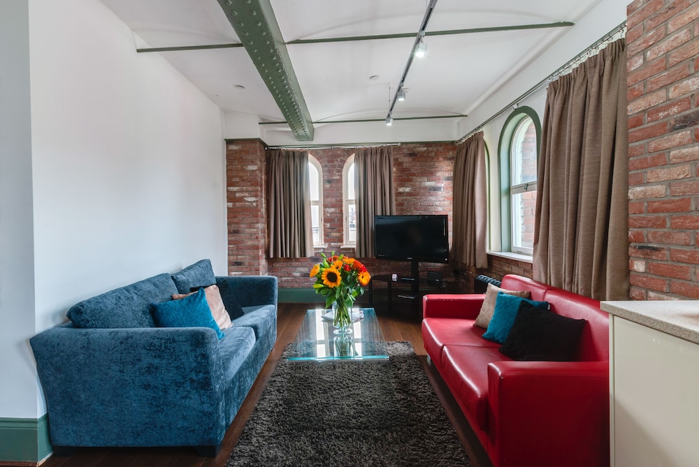 base serviced apartments sir thomas street