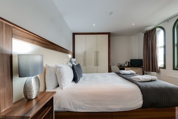 base serviced apartments sir thomas street