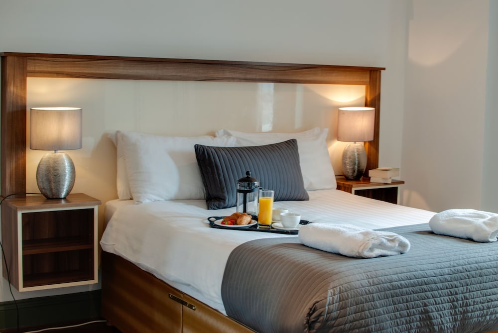 base serviced apartments sir thomas street