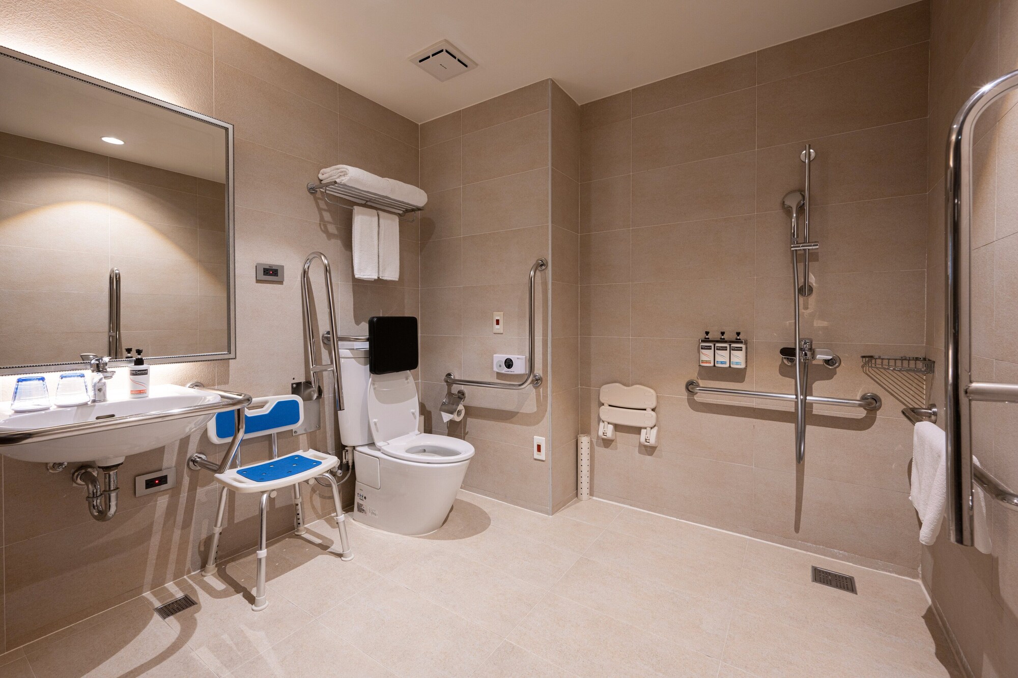 holiday inn express kaohsiung love river by ihg