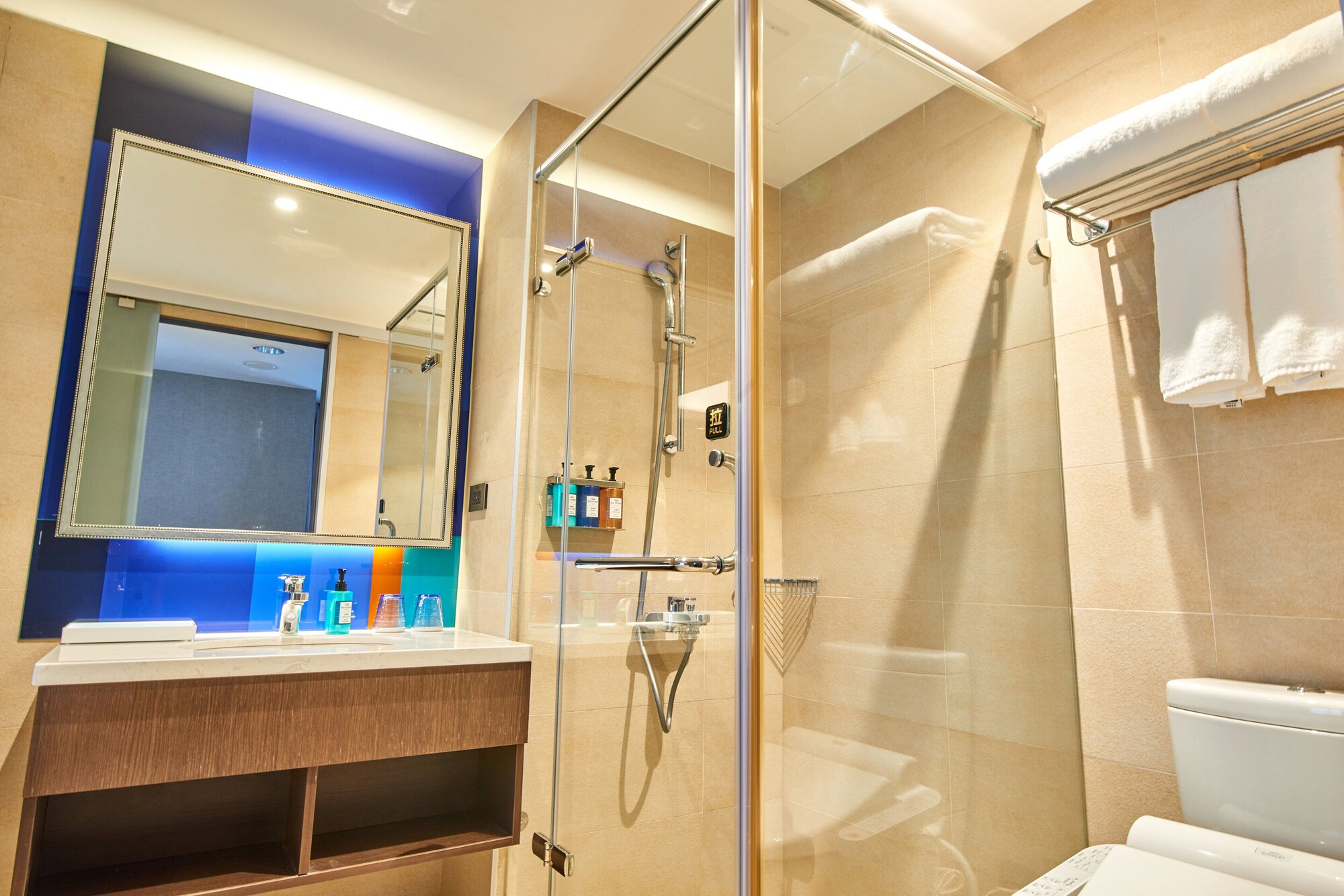 holiday inn express kaohsiung love river by ihg