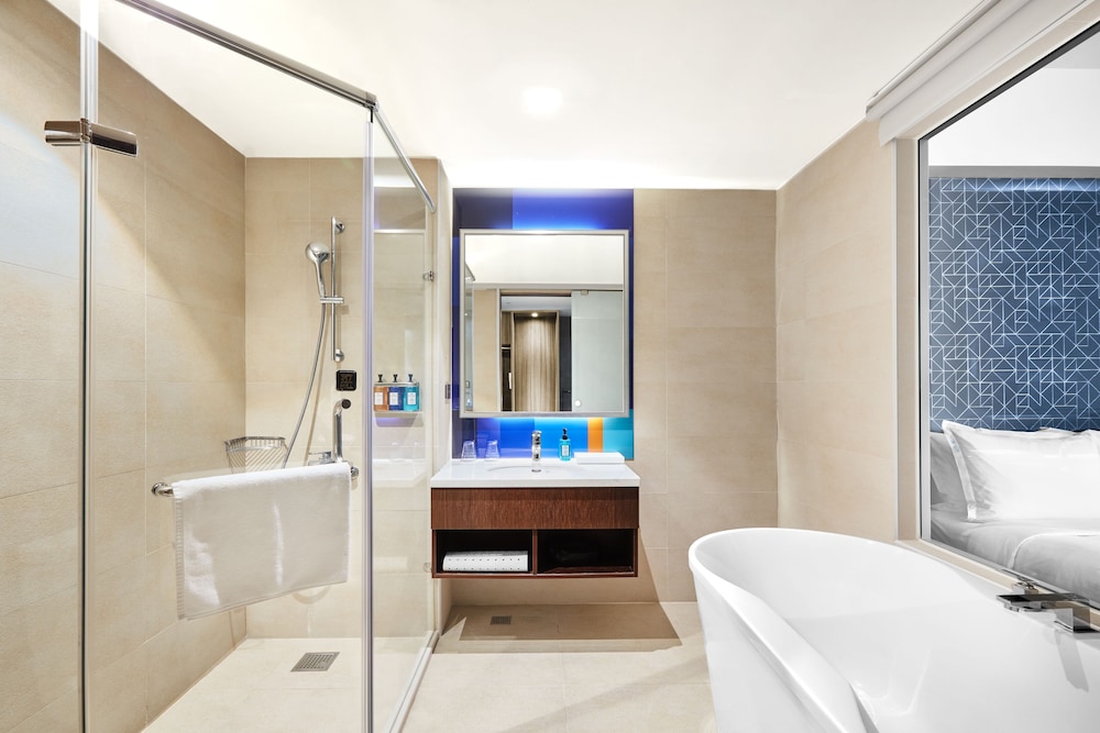 holiday inn express kaohsiung love river by ihg