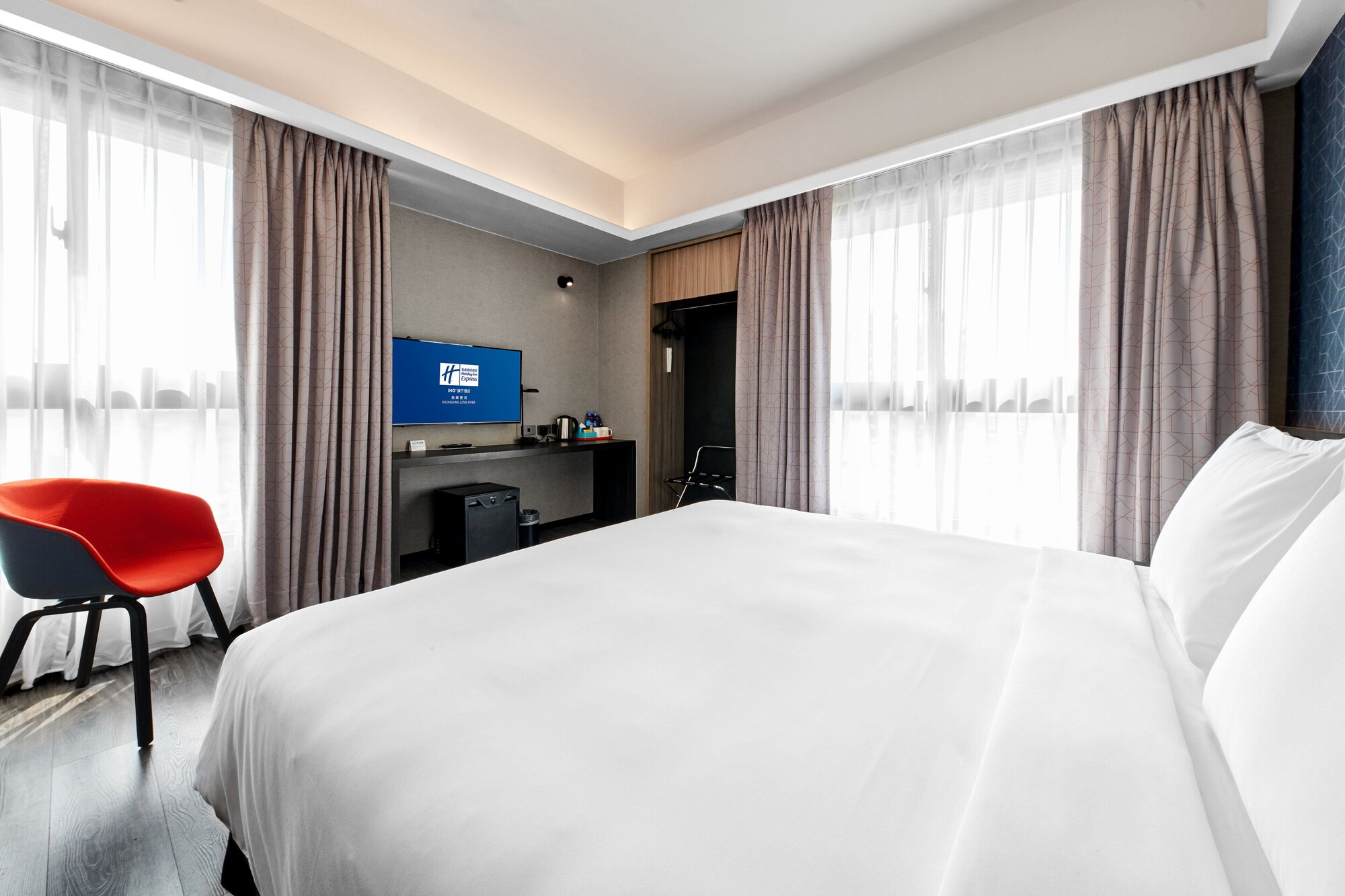 holiday inn express kaohsiung love river by ihg