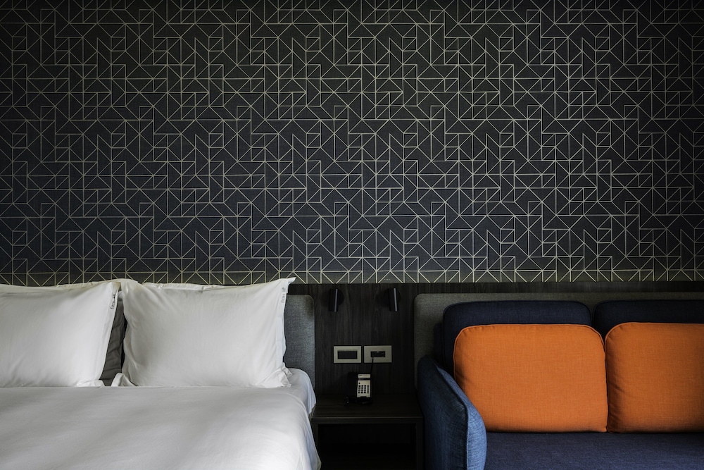 holiday inn express kaohsiung love river by ihg