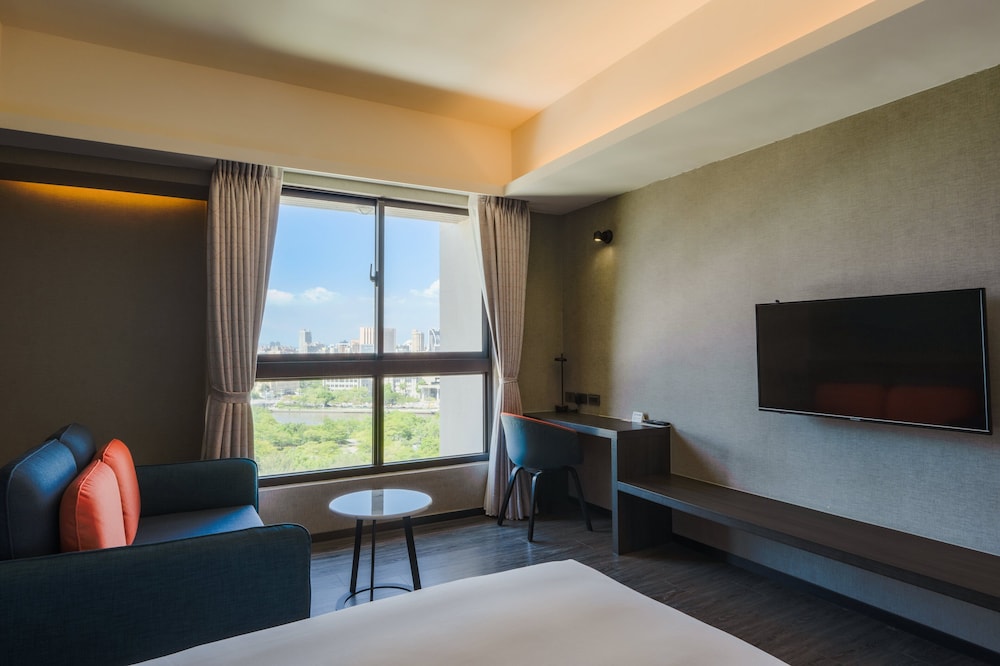 holiday inn express kaohsiung love river by ihg