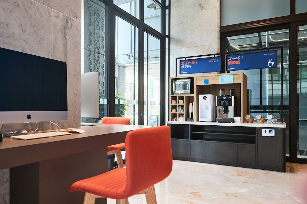 holiday inn express kaohsiung love river by ihg