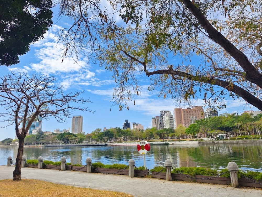 holiday inn express kaohsiung love river by ihg