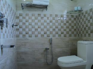 fort beach service apartment