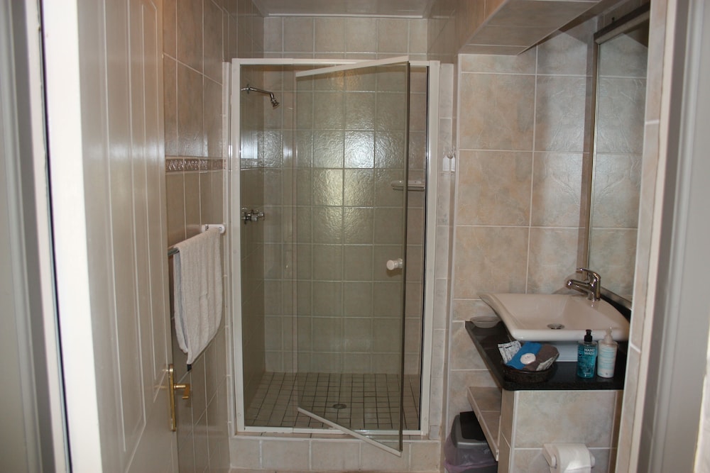 cloverleigh guest house adults only