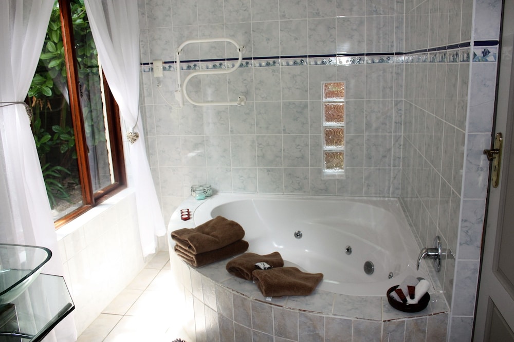 cloverleigh guest house adults only