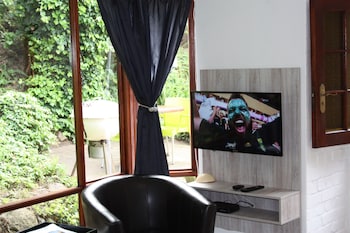 cloverleigh guest house adults only