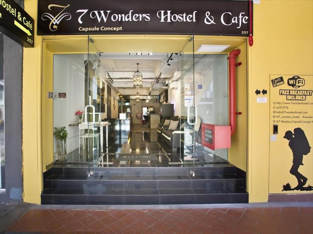 7 wonders boutique capsule
