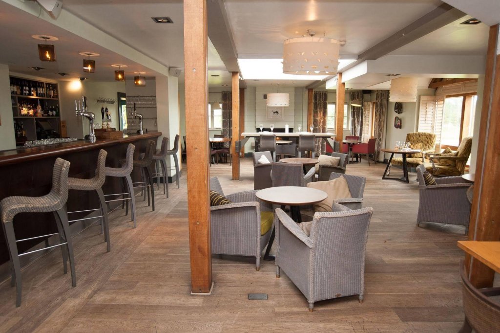 The Cock O' Barton,Cheshire>>Barton,3 star