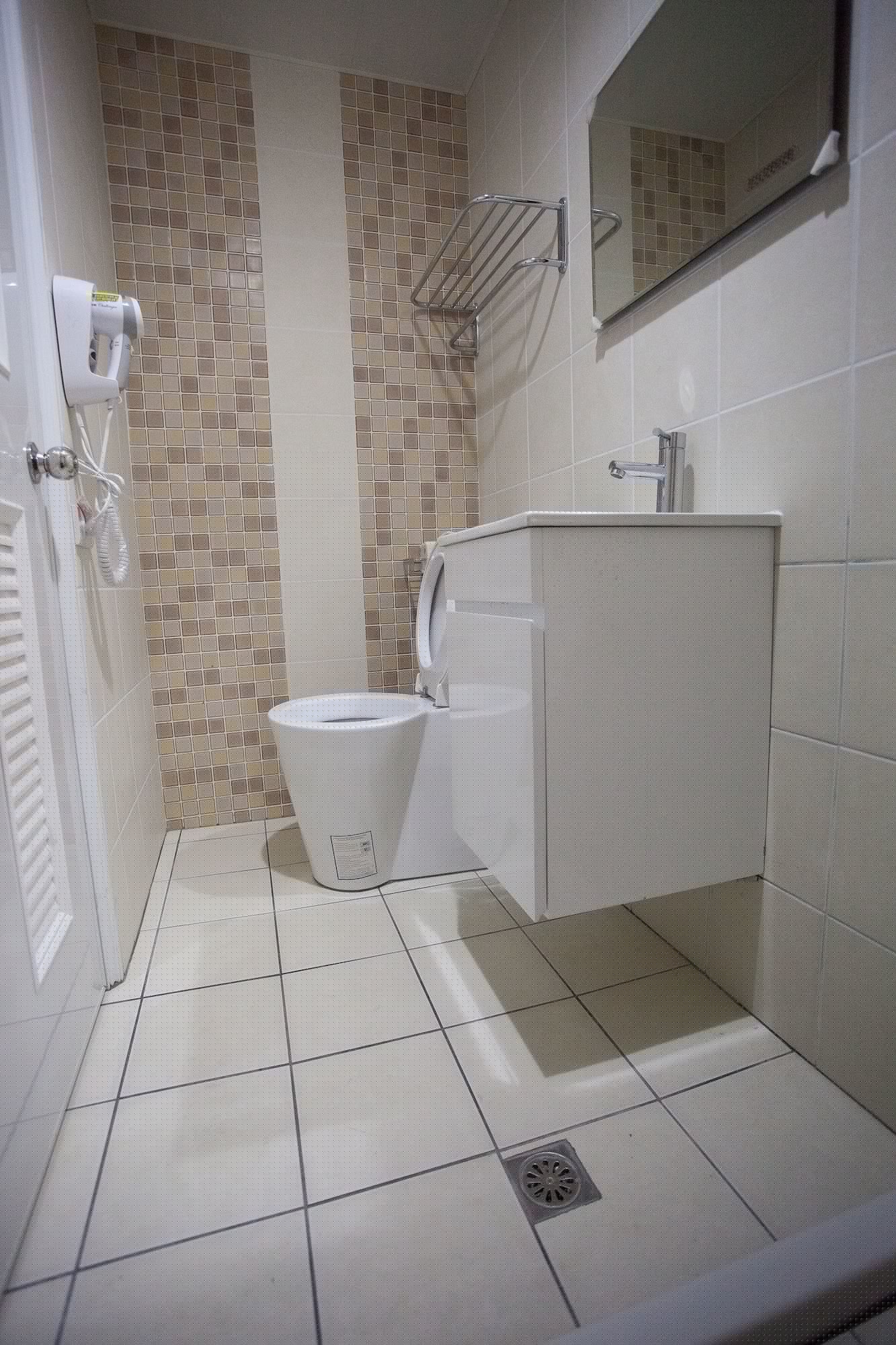 may rooms taipei nangang station