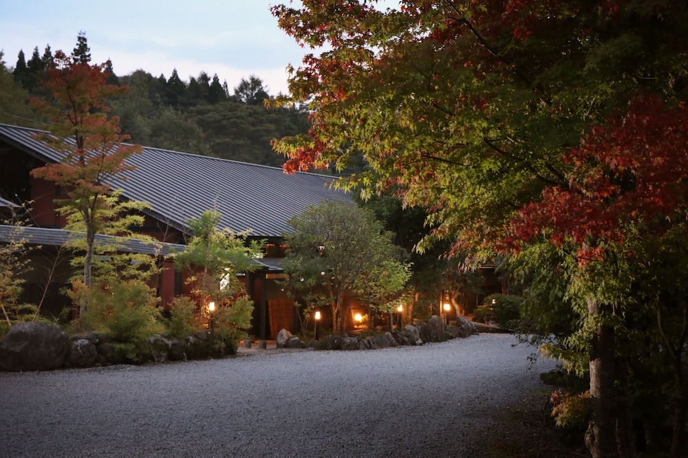 yufuin ryoan wazanhou