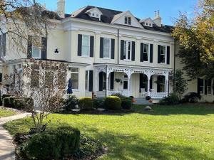 Riverside Inn Bed And Breakfast,Cincinnati>>Carrollton,3 star