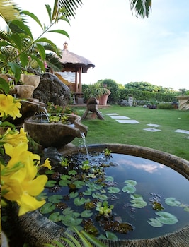 red garden resort