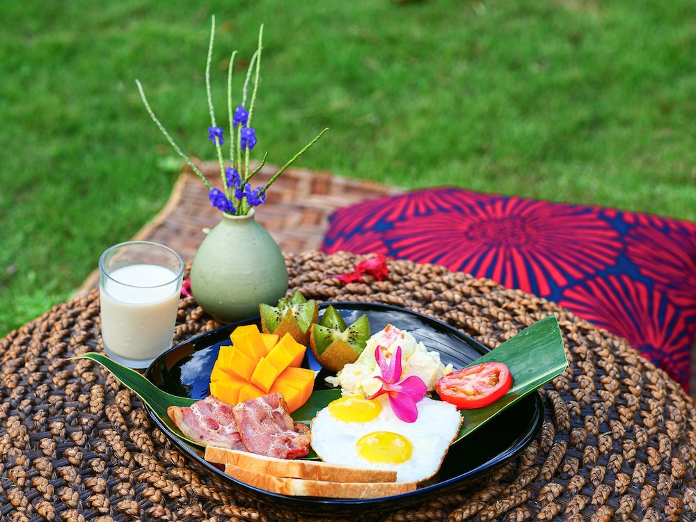 red garden resort