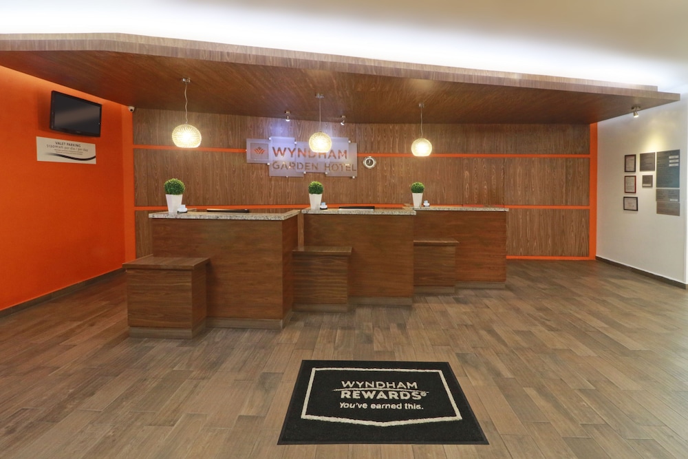 wyndham garden guadalajara acueducto