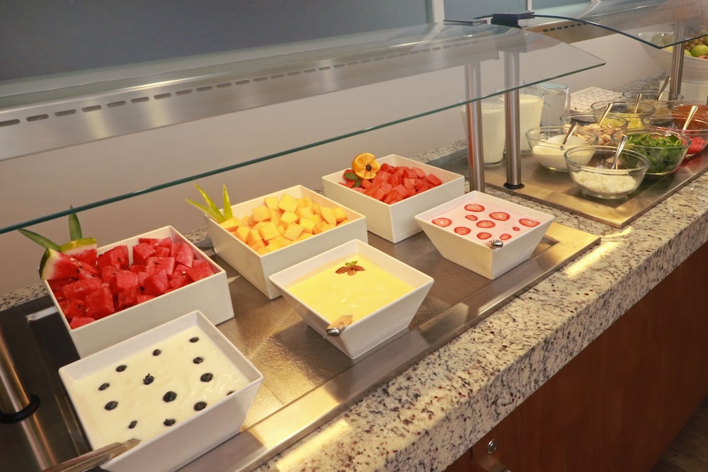 wyndham garden guadalajara acueducto