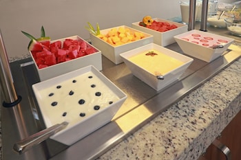 wyndham garden guadalajara acueducto