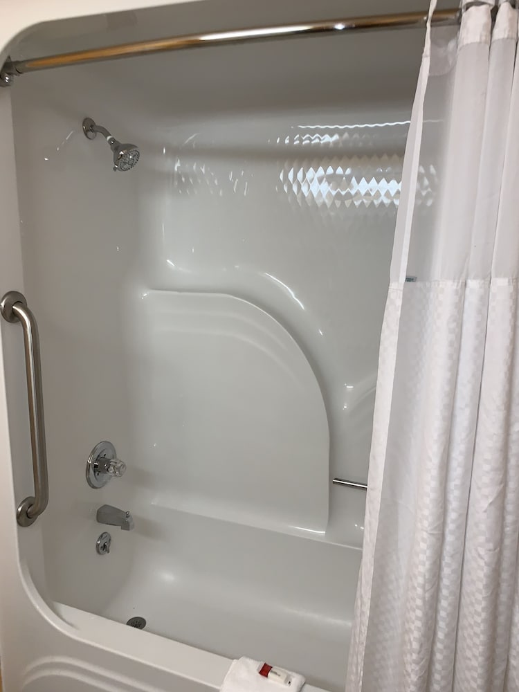 days inn and suites by wyndham albany