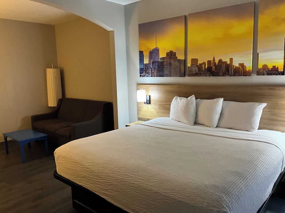 days inn and suites by wyndham albany