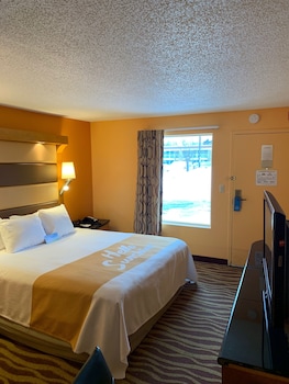days inn and suites by wyndham albany